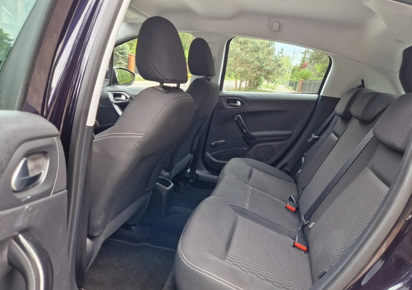Peugeot 208 cena 28900 przebieg: 101000, rok produkcji 2016 z Łochów małe 326